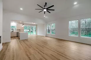 137 E Pauwela Ln, Bastrop, TX 78602 - Photo 7