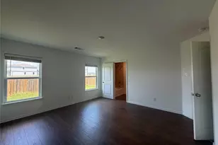 18300 Speculator Ln, Elgin, TX 78621 - Photo 11