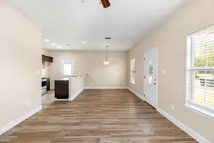 1628 Armstrong St, Luling, TX 78648 - Photo 5