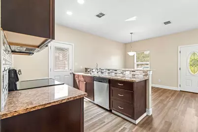 1628 Armstrong Street, Luling, TX 78648 - Photo 11