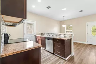 1628 Armstrong St, Luling, TX 78648 - Photo 11