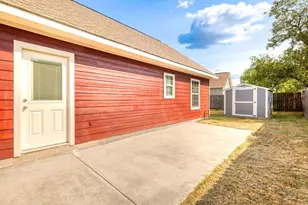 1628 Armstrong St, Luling, TX 78648 - Photo 19