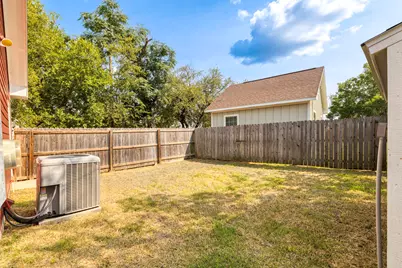 1628 Armstrong Street, Luling, TX 78648 - Photo 23