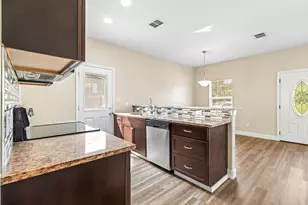 1628 Armstrong St, Luling, TX 78648 - Photo 11