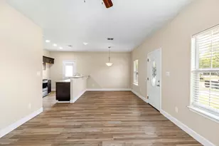 1628 Armstrong St, Luling, TX 78648 - Photo 5