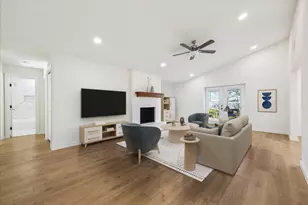 1005 Bowie St, Lockhart, TX 78644 - Photo 1