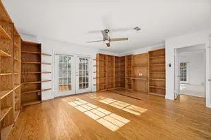 833 E 38th St, Austin, TX 78705 - Photo 13