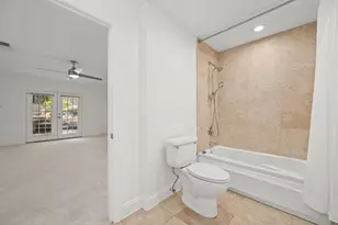 833 E 38th St, Austin, TX 78705 - Photo 17