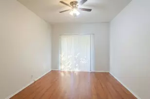 106 E 30th St, Austin, TX 78705 - Photo 7