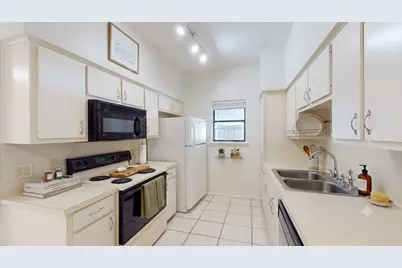 106 E 30th Street #101, Austin, TX 78705 - Photo 3