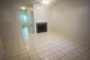 106 E 30th St, Austin, TX 78705 - Photo 5