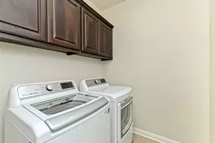 6814 E Riverside Dr, Austin, TX 78741 - Photo 11
