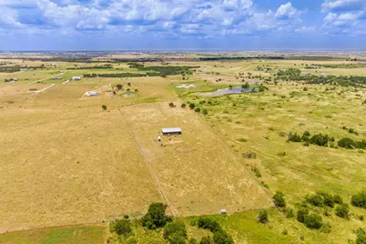 1997 County Rd 464, Coupland, TX 78615 - Photo 7