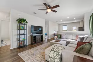 715 Papaya Dr, Buda, TX 78610 - Photo 3