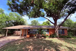 5915 Sunshine Dr, Austin, TX 78757 - Photo 1