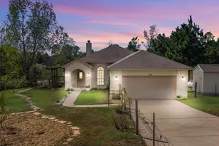 105 Comanche Dr, Paige, TX 78659 - Photo 1