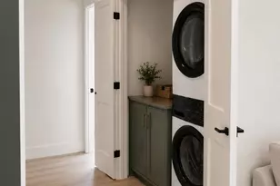 908 E 13th St, Austin, TX 78702 - Photo 3