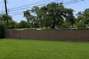908 E 13th St, Austin, TX 78702 - Photo 9