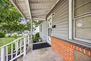 2009 Fort View Rd, Austin, TX 78704 - Photo 7