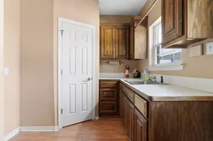 400 Hy View Ln, Hutto, TX 78634 - Photo 5