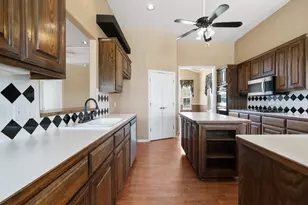 400 Hy View Ln, Hutto, TX 78634 - Photo 11