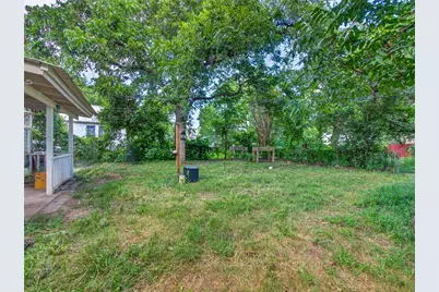 203 Hudgins Street, Smithville, TX 78957 - Photo 27