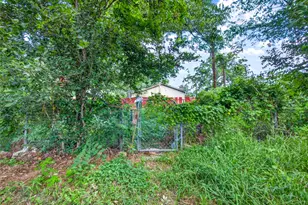 203 Hudgins St, Smithville, TX 78957 - Photo 29