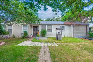 203 Hudgins St, Smithville, TX 78957 - Photo 1