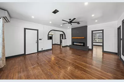 1707 N Travis Avenue, Cameron, TX 76520 - Photo 9