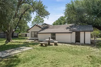 1707 N Travis Avenue, Cameron, TX 76520 - Photo 5