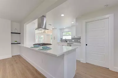 10070 Woodland Village Drive, Austin, TX 78750 - Photo 11