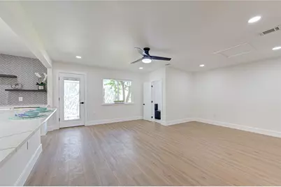 10070 Woodland Village Drive, Austin, TX 78750 - Photo 13