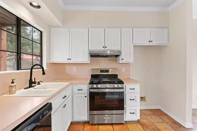 17511 E Darleen Drive, Leander, TX 78641 - Photo 9