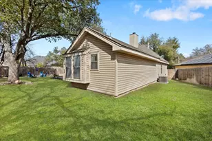 701 S Stuart Cove, Leander, TX 78641 - Photo 33