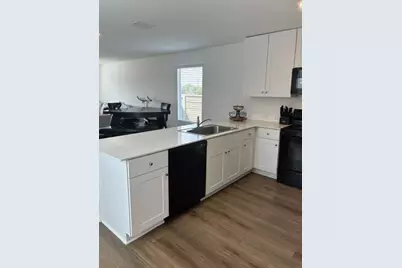 632 Commander Abbott Drive, Jarrell, TX 76537 - Photo 5