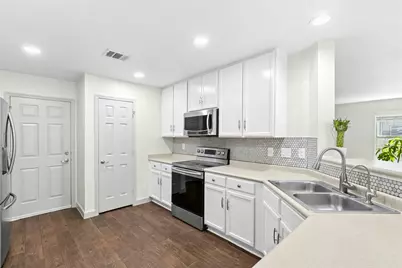 245 Myrtle Street, Kyle, TX 78640 - Photo 9