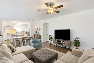 301 Majestic Cedar Ct, Liberty Hill, TX 78642 - Photo 3