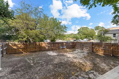 204 Lessin Lane, Austin, TX 78704 - Photo 35