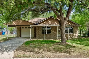 1311 Monte Vista Dr, Lockhart, TX 78644 - Photo 1