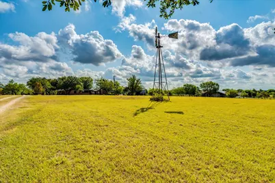2411 Rohde Road, Kyle, TX 78640 - Photo 9