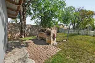 204 Taylor St, Hutto, TX 78634 - Photo 25