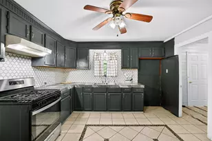 204 Taylor St, Hutto, TX 78634 - Photo 7