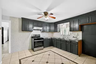 204 Taylor St, Hutto, TX 78634 - Photo 9