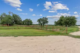 1000 Co Rd 215, Florence, TX 76527 - Photo 31
