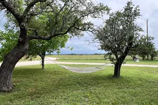 1000 Co Rd 215, Florence, TX 76527 - Photo 39