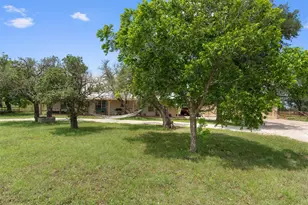 1000 Co Rd 215, Florence, TX 76527 - Photo 11
