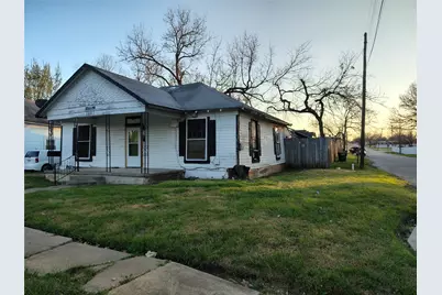 1001 S 16th Street, Waco, TX 76706 - Photo 1