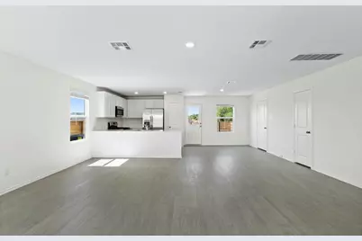 331 Bugbee, Kyle, TX 78640 - Photo 3