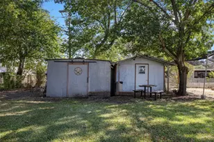 113 North Ave, Lexington, TX 78947 - Photo 29