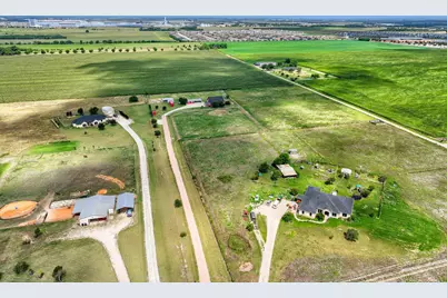 210 Battleground Circle, Taylor, TX 76574 - Photo 37